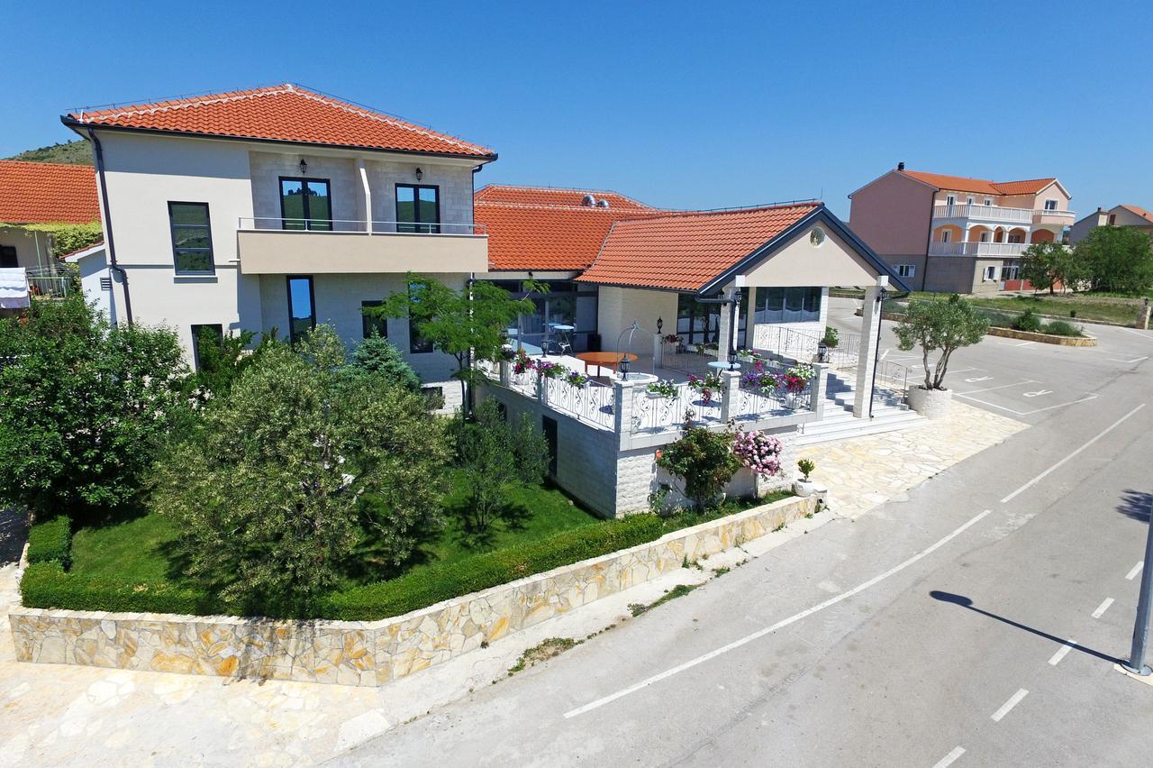 B&B Ave Maria Vrpolje Exterior foto